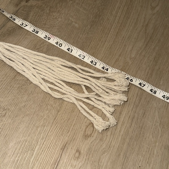 Macrame Plant Hanger with tassel - Picture 7 of 8